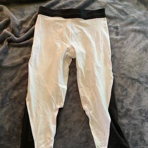 Victoria’s Secret Sport leggings